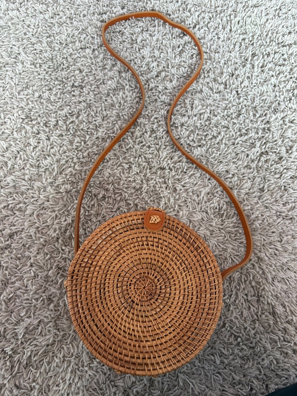 Round Woven Crossbody Bag in Tan